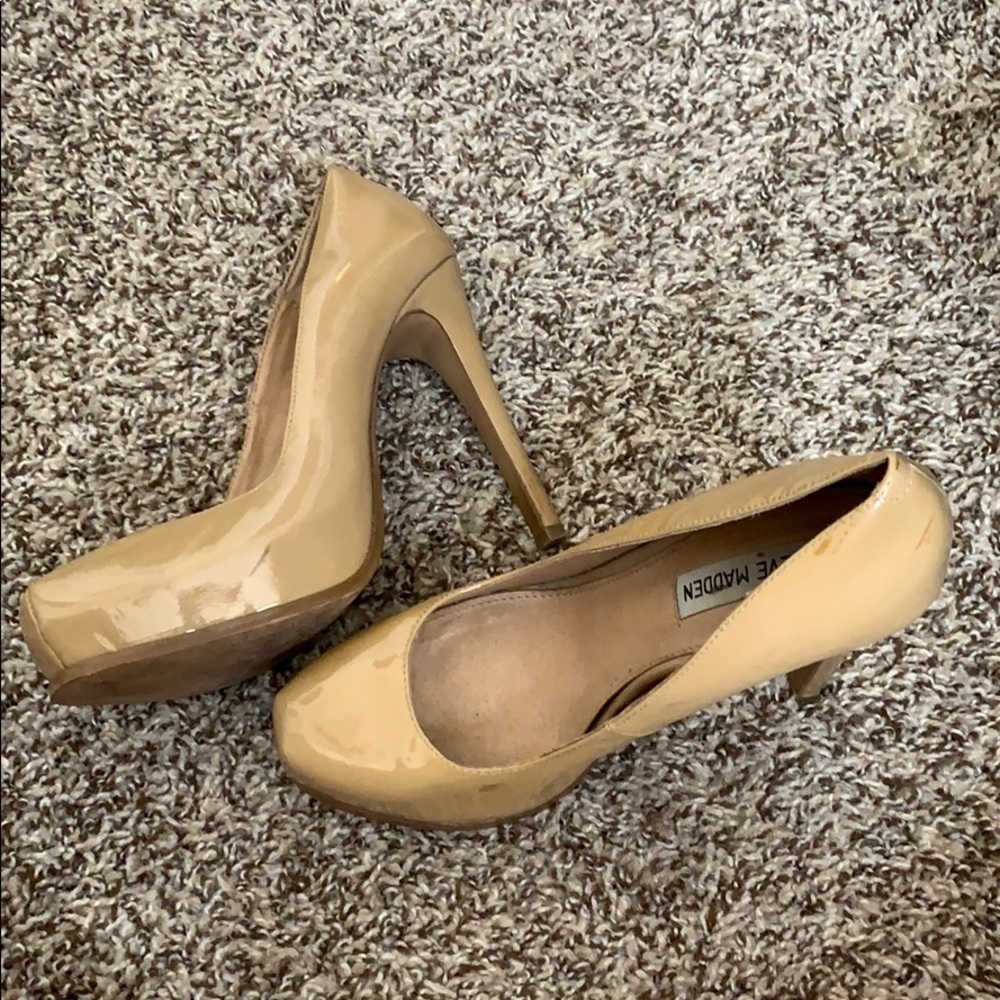 Steve Madden nude heels